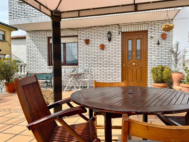 Casa adosada en Venta en Maliaño