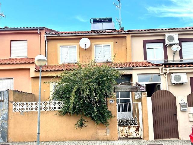 Casa adosada en Venta en Malpartida de Plasencia