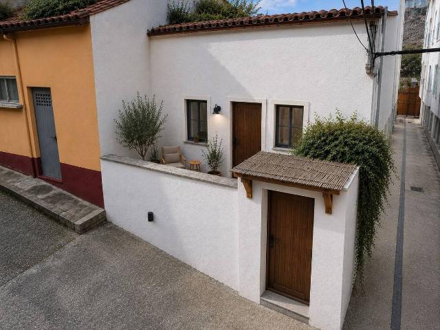 Casa adosada en Venta en Malpica de Bergantiños