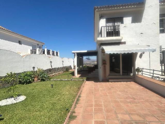 Casa adosada en Venta en Manantiales Lagar Cortijo