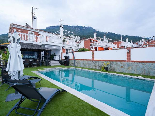 Casa adosada en Venta en Manantiales Lagar Cortijo