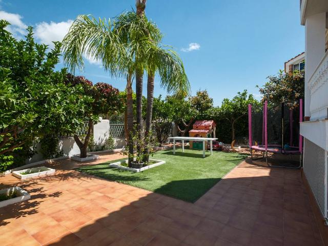Casa adosada en Venta en Manantiales Lagar Cortijo