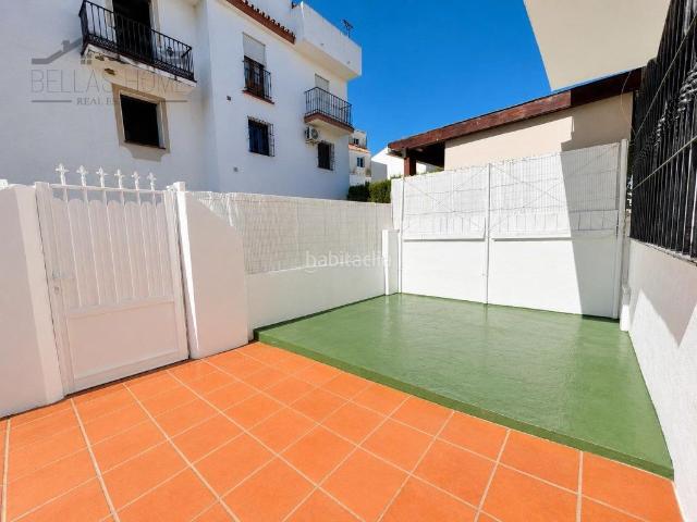 Casa adosada en venta en Manilva, Manilva Pueblo. Casa pareada en Manilva con terrazas y garaje. Casas adosadas.