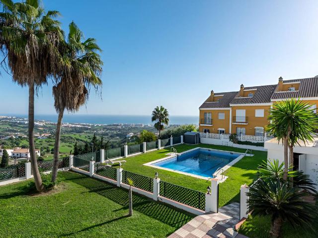 Casa adosada en Venta en Manilva Pueblo