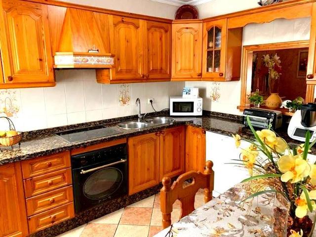 Casa adosada en Venta en Manilva Pueblo