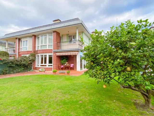 Casa adosada en Venta en Maoño Azoños