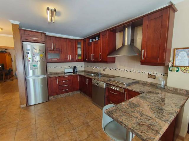 Casa adosada en Venta en Marchal