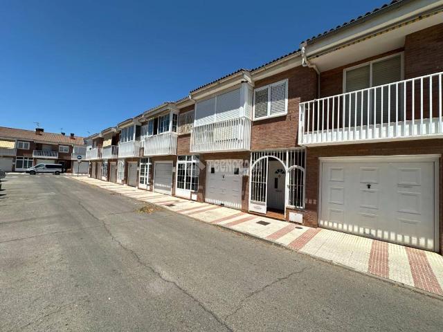 Casa adosada en Venta en Marchamalo