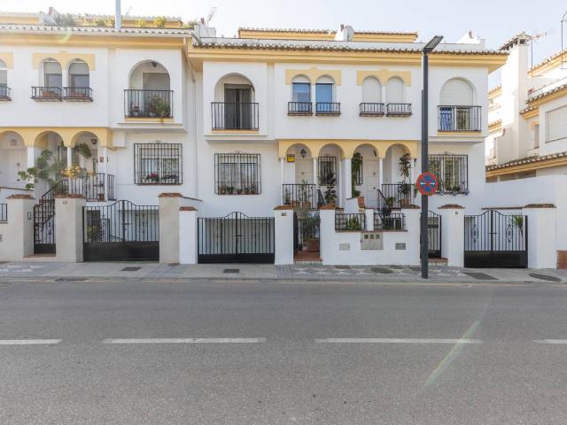 Casa adosada en Venta en Maracena