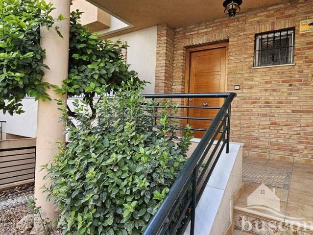 Casa adosada en Venta en Maracena