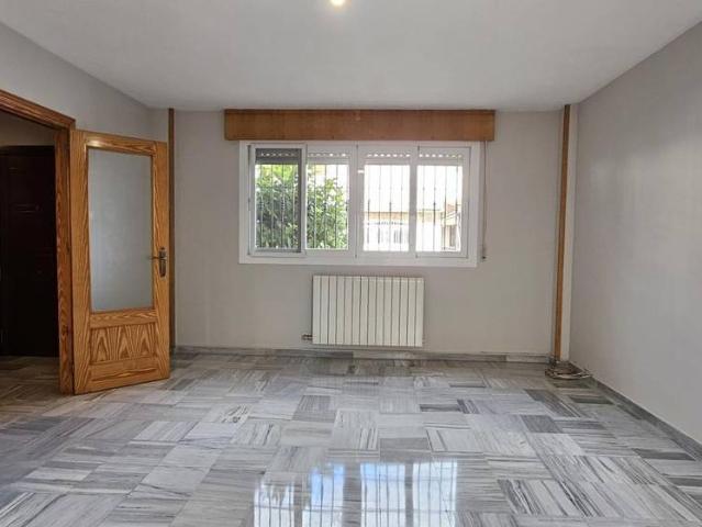 Casa adosada en Venta en Maracena