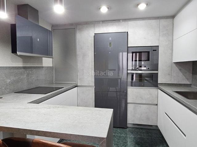 Casa adosada en venta en Maracena. venta de casa de tres plantas en Maracena. Casas adosadas.