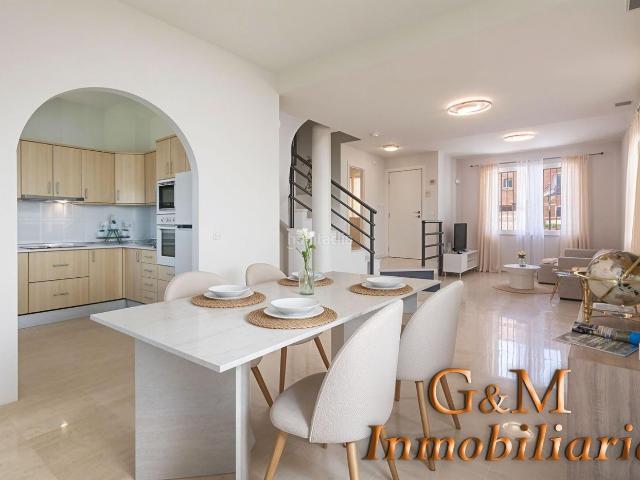 Casa adosada en venta en Marbella, Cabopino Artola. Casas adosadas.