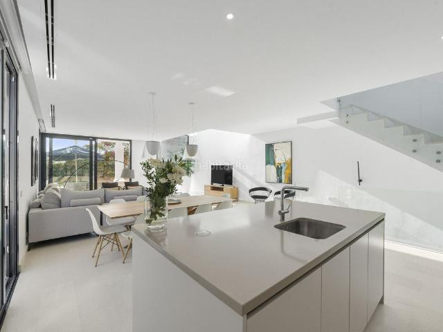 Casa adosada en venta en Marbella, Cabopino Artola. Casas adosadas.