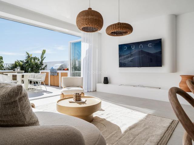 Casa adosada en venta en Marbella, Casco Antiguo. Exclusiva Casa Adosada en Las Chapas, Marbella. Casas adosadas.