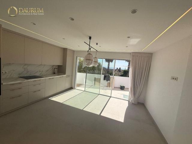 Casa adosada en venta en Marbella, Alto de los Monteros. FANTÁSTICO CHALET ADOSADO DE 4 HABITACIONES EN MARBELLA. Casas adosadas.