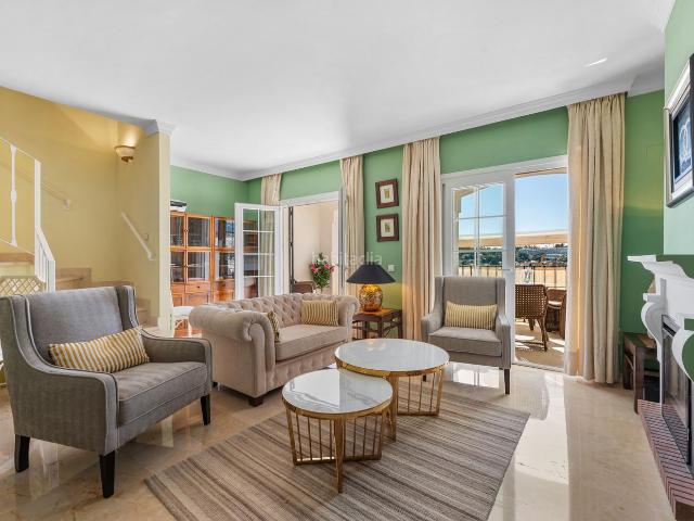 Casa adosada en venta en Marbella, Aloha. Casa Adosada de 3 Dormitorios con Vistas Panorámicas y Terraza en Azotea, Aloha Pueblo, Nueva Andalucía. Casas adosadas.