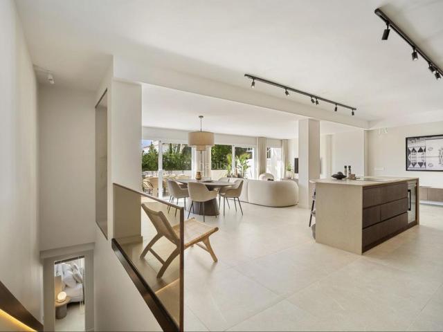 Casa adosada en venta en Marbella, Aloha. Casas adosadas.