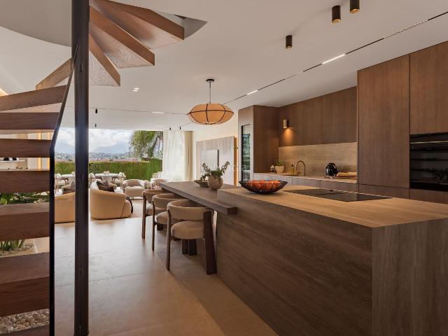 Casa adosada en venta en Marbella, Aloha. Elegante casa de campo en Aloha Prestigioso, Marbella. Casas adosadas.