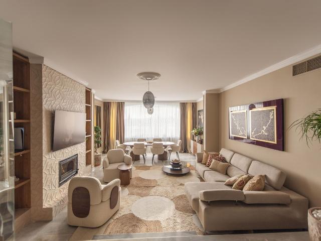 Casa adosada en venta en Marbella, Aloha. Una impresionante casa adosada reformada en Nueva Andalucía, Aloha. Casas adosadas.