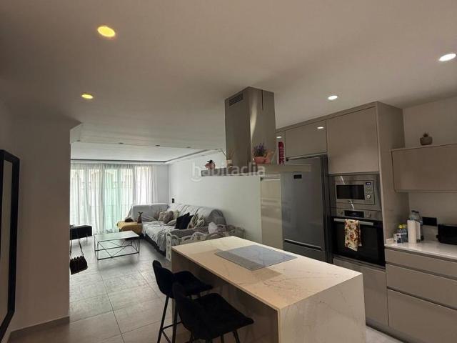 Casa adosada en venta en Marbella, Bello Horizonte Lindasol. Amplio Chalet Adosado en Esquina de 4 Plantas con Piscina Privada de Agua Salada. Casas adosadas.