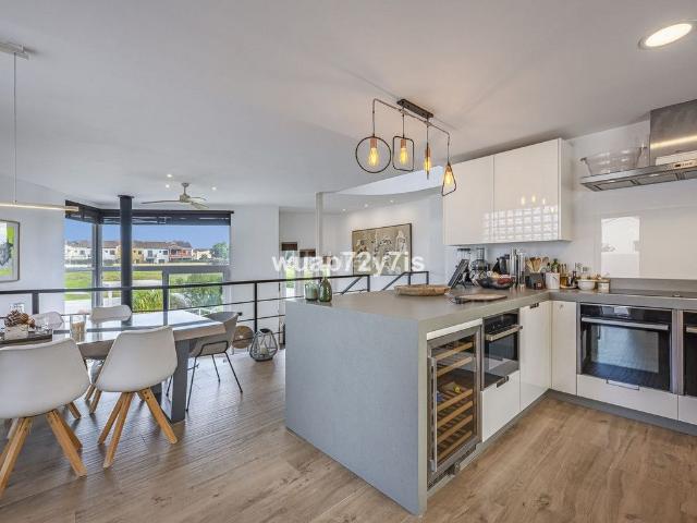 Casa adosada en venta en Marbella, Guadalmina Alta. Casas adosadas.