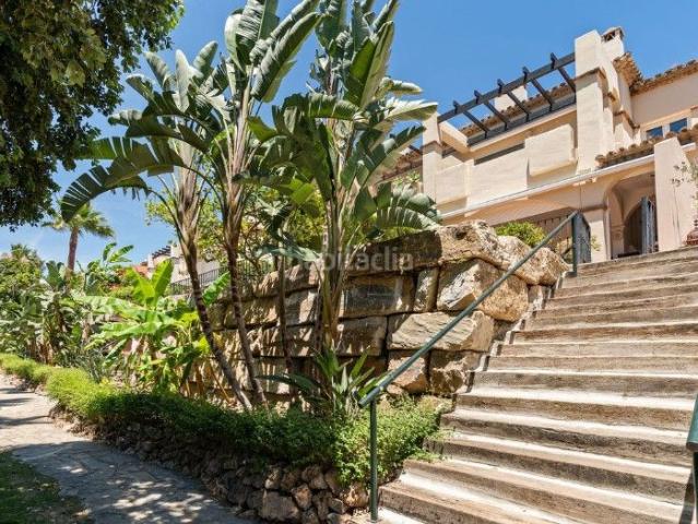Casa adosada en venta en Marbella, Guadalmina Baja. CASA EN PRIMERA LÍNEA DE GOLF EN GUADALMINA BAJA. Casas adosadas.
