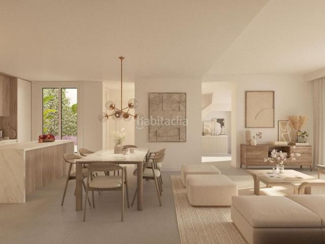 Casa adosada en venta en Marbella, Elviria. Casas adosadas.