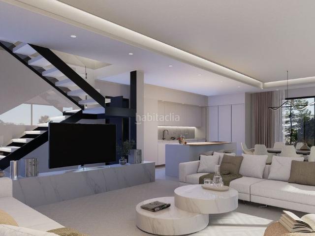 Casa adosada en venta en Marbella, Elviria. Casas adosadas.