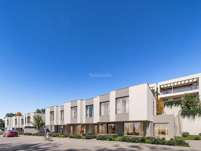 Casa adosada en venta en Marbella, Elviria. Casas adosadas.