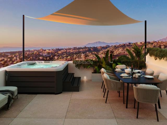Casa adosada en venta en Marbella, Elviria. Excepcional Adosados con Panoramic Vistas al mar. Casas adosadas.
