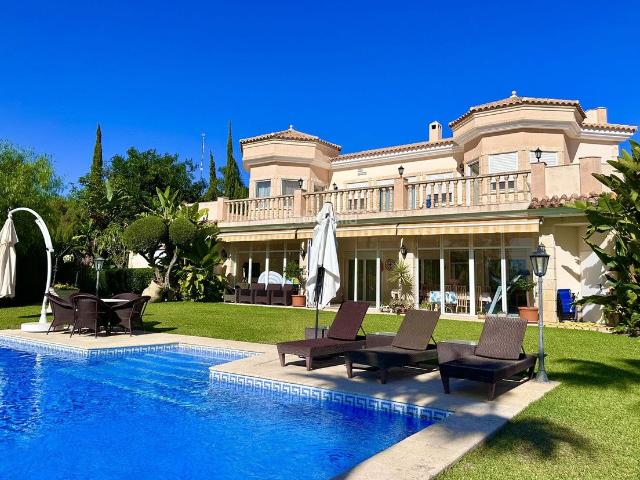 Casa adosada en venta en Marbella, El Rosario Ricmar. Casas adosadas.