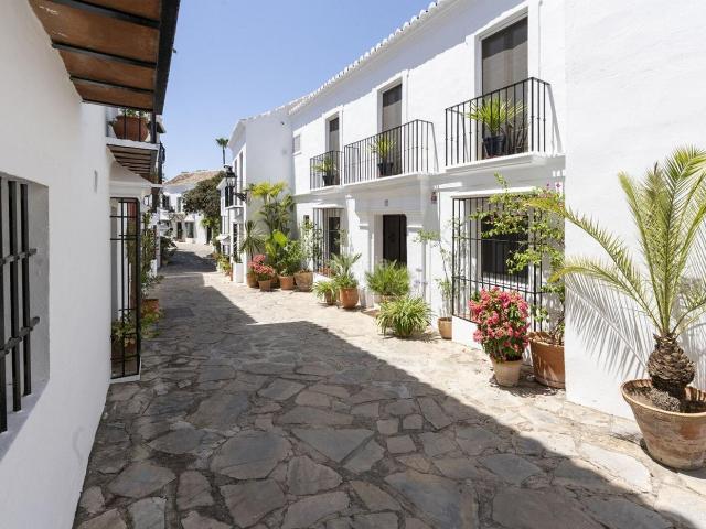 Casa adosada en venta en Marbella, Lomas de Marbella Club. Casas adosadas.