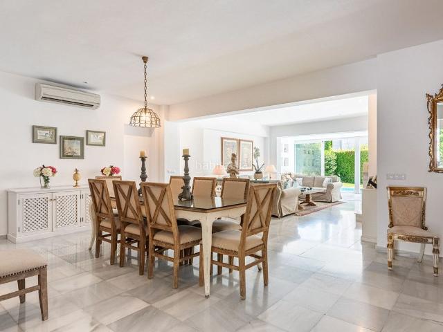 Casa adosada en venta en Marbella, Los Monteros. Casas adosadas.