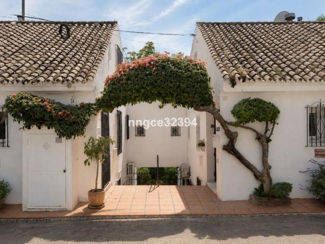 Casa adosada en venta en Marbella, Los Naranjos. Casas adosadas.