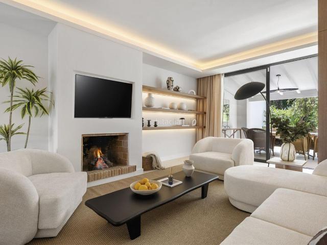 Casa adosada en venta en Marbella, Los Naranjos. Casas adosadas.