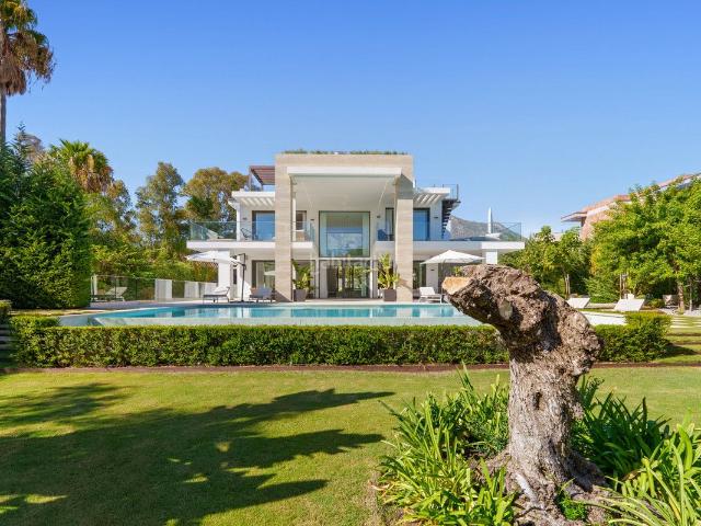 Casa adosada en venta en Marbella, La Carolina Guadalpín. Casas adosadas.