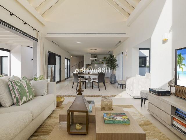 Casa adosada en venta en Marbella, La Carolina Guadalpín. Casas adosadas.