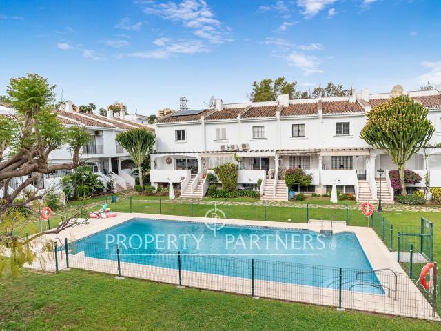 Casa adosada en venta en Marbella, La Dama de Noche La Alzambra. Acogedora adosada en Nueva Andalucía, Marbella. Casas adosadas.