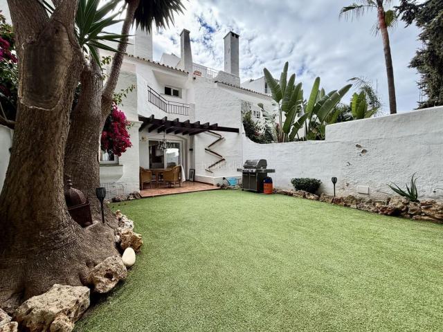 Casa adosada en venta en Marbella, La Dama de Noche La Alzambra. Casas adosadas.