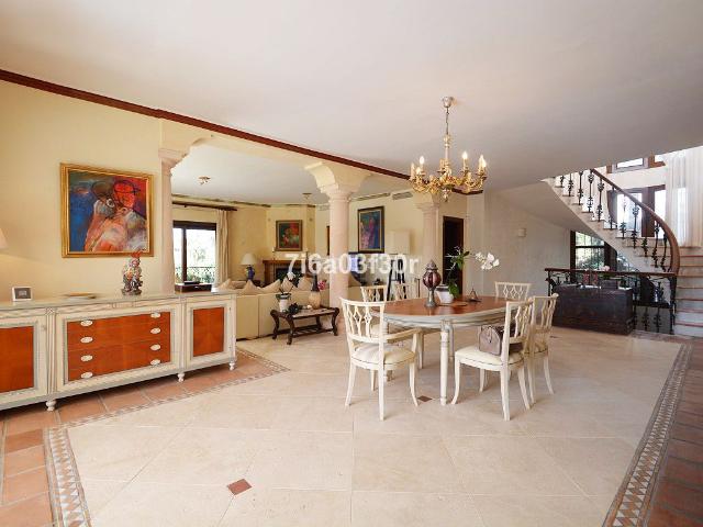 Casa adosada en venta en Marbella, Las Brisas. Casas adosadas.
