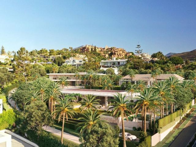 Casa adosada en venta en Marbella, Las Brisas. Casas adosadas.