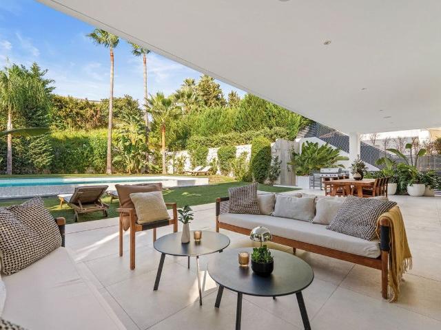 Casa adosada en venta en Marbella, Las Brisas. Casas adosadas.