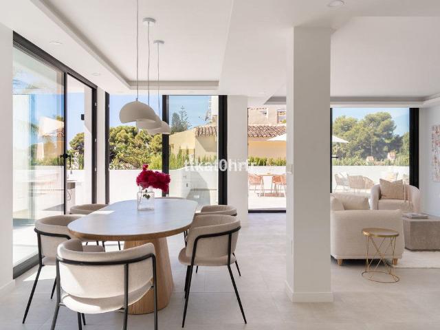 Casa adosada en venta en Marbella, Las Brisas. Casas adosadas.