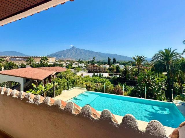 Casa adosada en venta en Marbella, Las Brisas. Casas adosadas.