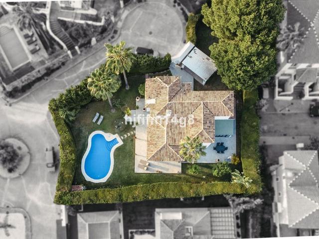 Casa adosada en venta en Marbella, Las Brisas. Casas adosadas.