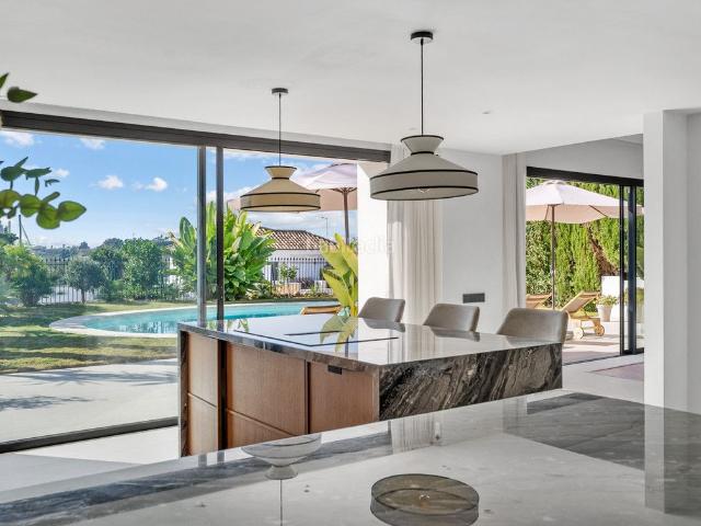 Casa adosada en venta en Marbella, Las Brisas. Casas adosadas.