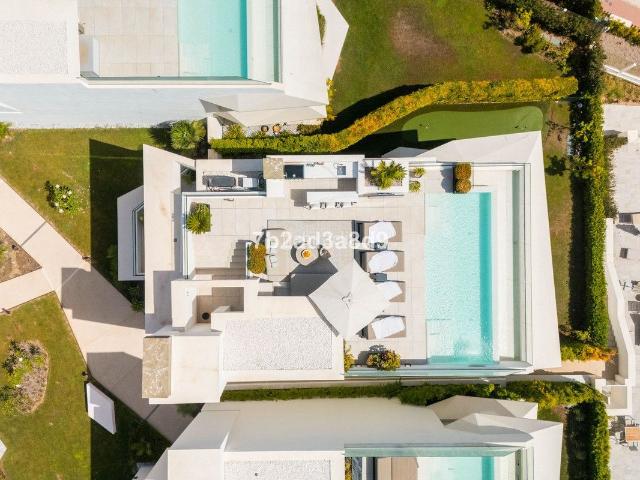 Casa adosada en venta en Marbella, Las Brisas. Casas adosadas.