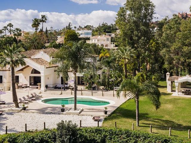 Casa adosada en venta en Marbella, Las Brisas. Casas adosadas.