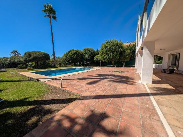 Casa adosada en venta en Marbella, Las Brisas. Casas adosadas.